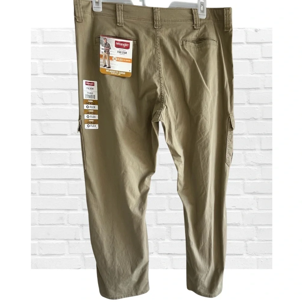 Wrangler Flex Fit Relaxed Fit Men's Khaki Cargo Pants 38 X 30 Stretch Comfort